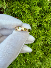 Load image into Gallery viewer, 10K Diamond ring
