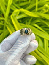 Load image into Gallery viewer, 14K Sapphire Bow Ring
