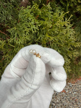 Load image into Gallery viewer, 14K Pearl Studs
