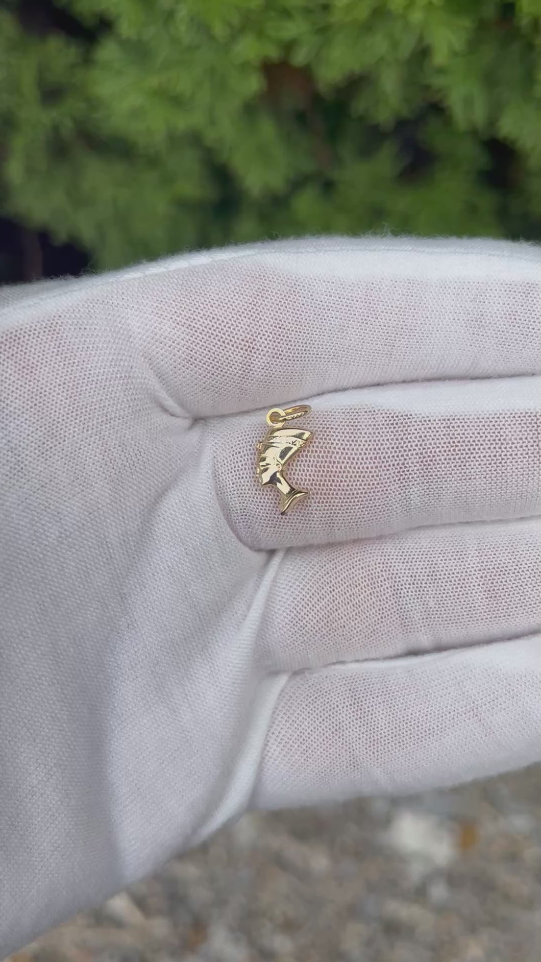 10K Nefertiti Pendant