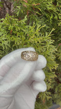 Load and play video in Gallery viewer, 10K Floral Design Ring
