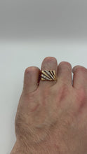 Load and play video in Gallery viewer, 10K Diamond Ring
